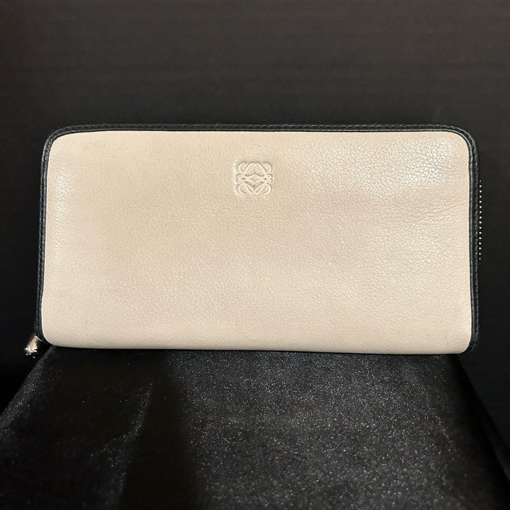 LOEWE Limited Edition Leather Anagram Zip Around Wallet 😍🐻‍❄️🔥